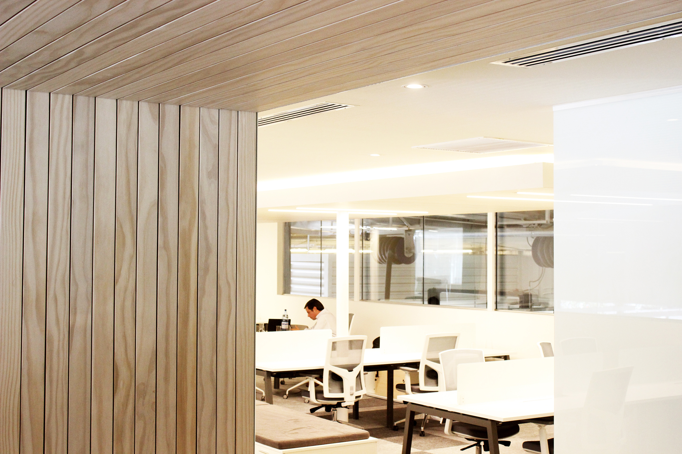 Galeria de Revestimientos de madera para muros interiores - 1