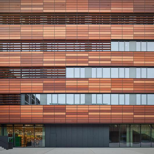Terracotta Facade & Shadings for Medcampus Laboratory / MOEDING