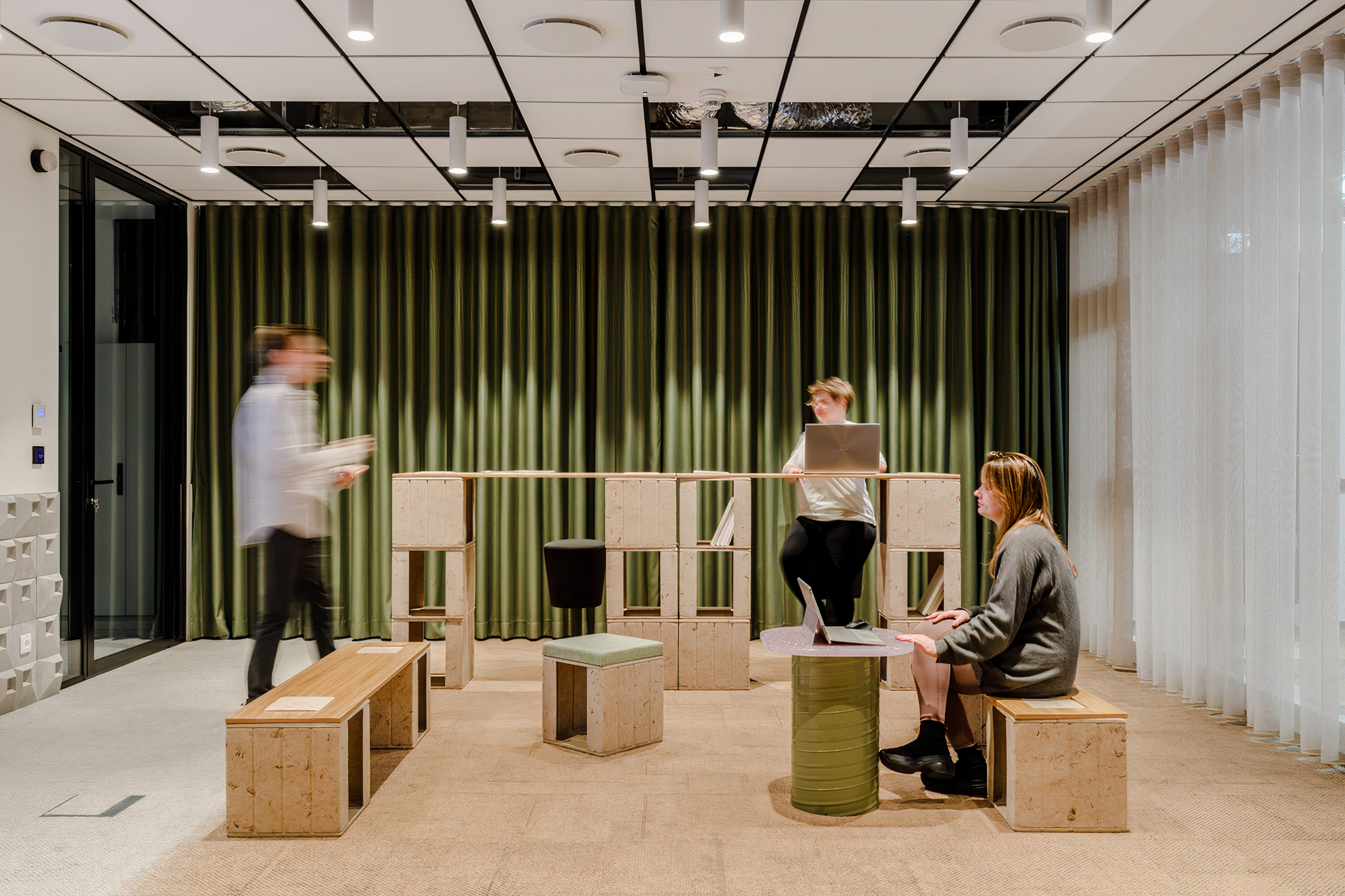 Dynamic Furniture Modules for ARUP Headquarters from Vank
