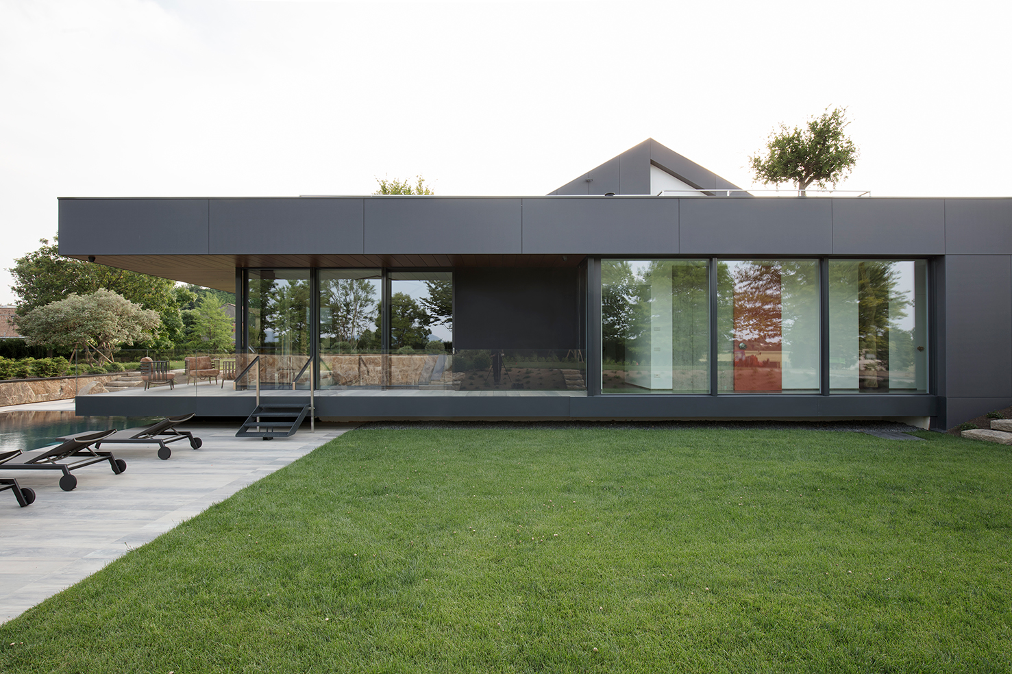 Gallery of Sintered Stone Finishes in Zero Emissions House - 11