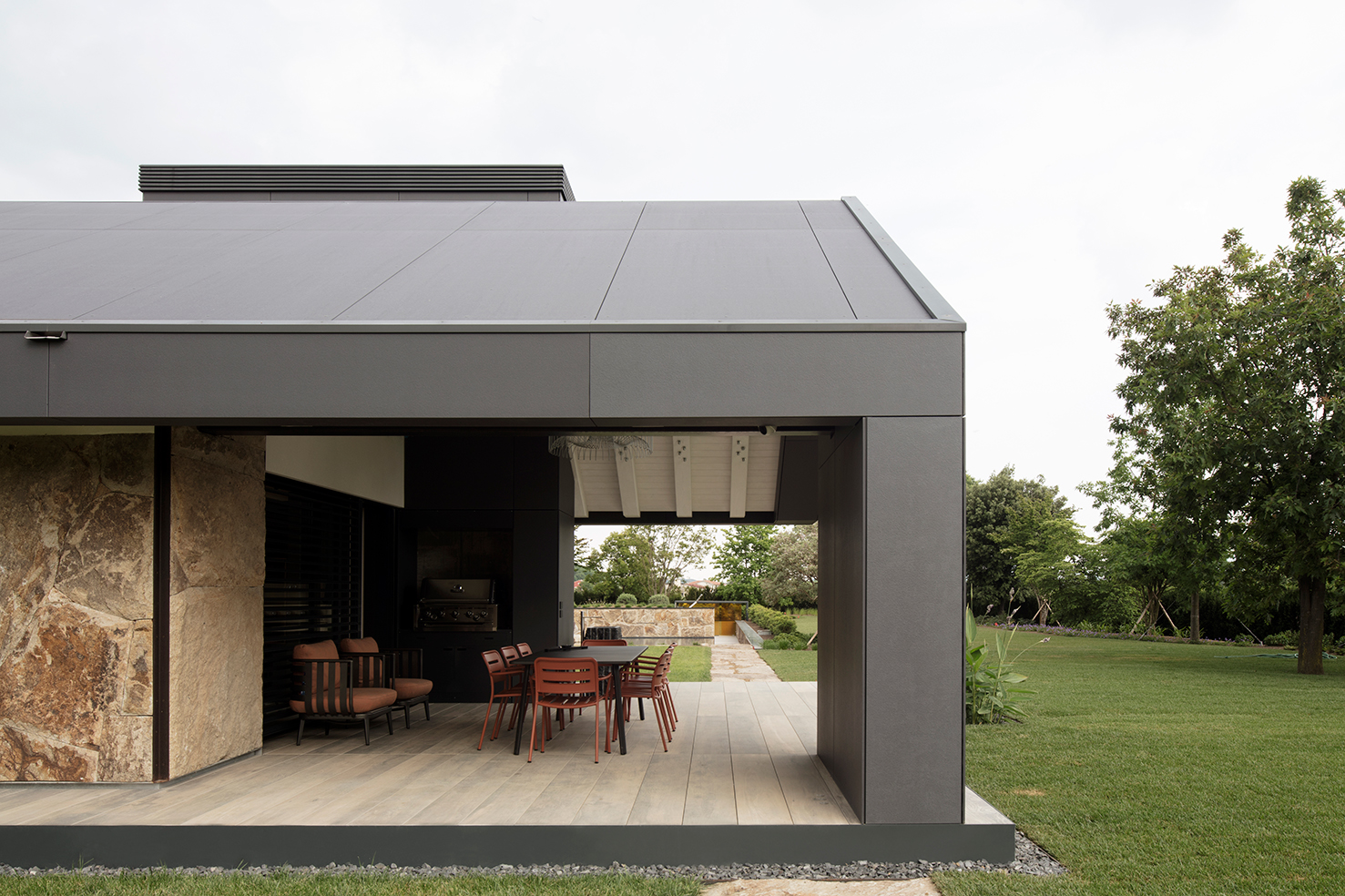 Gallery of Sintered Stone Finishes in Zero Emissions House - 9