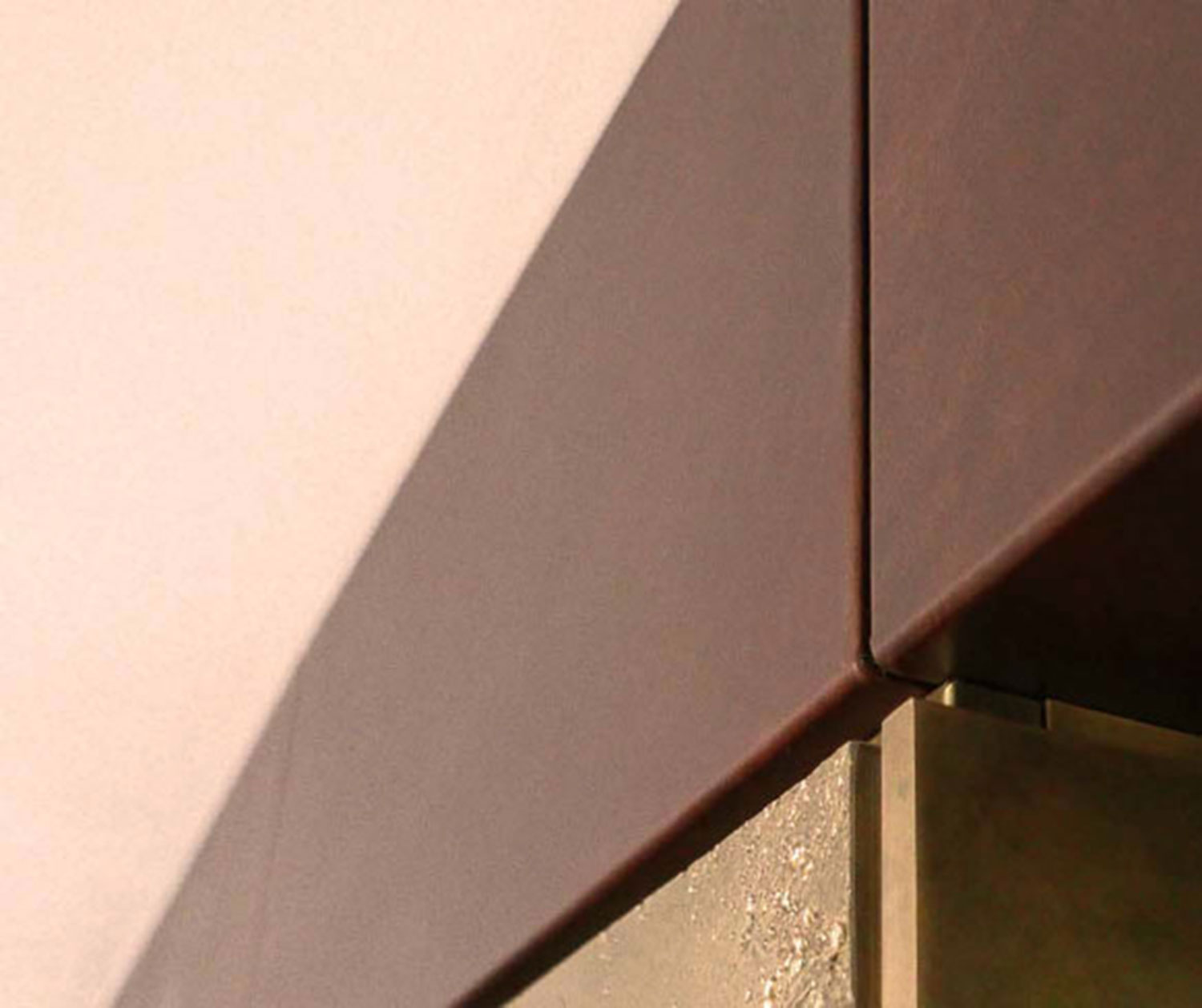 Gallery of House in Bronze and Leather Cladding - 7