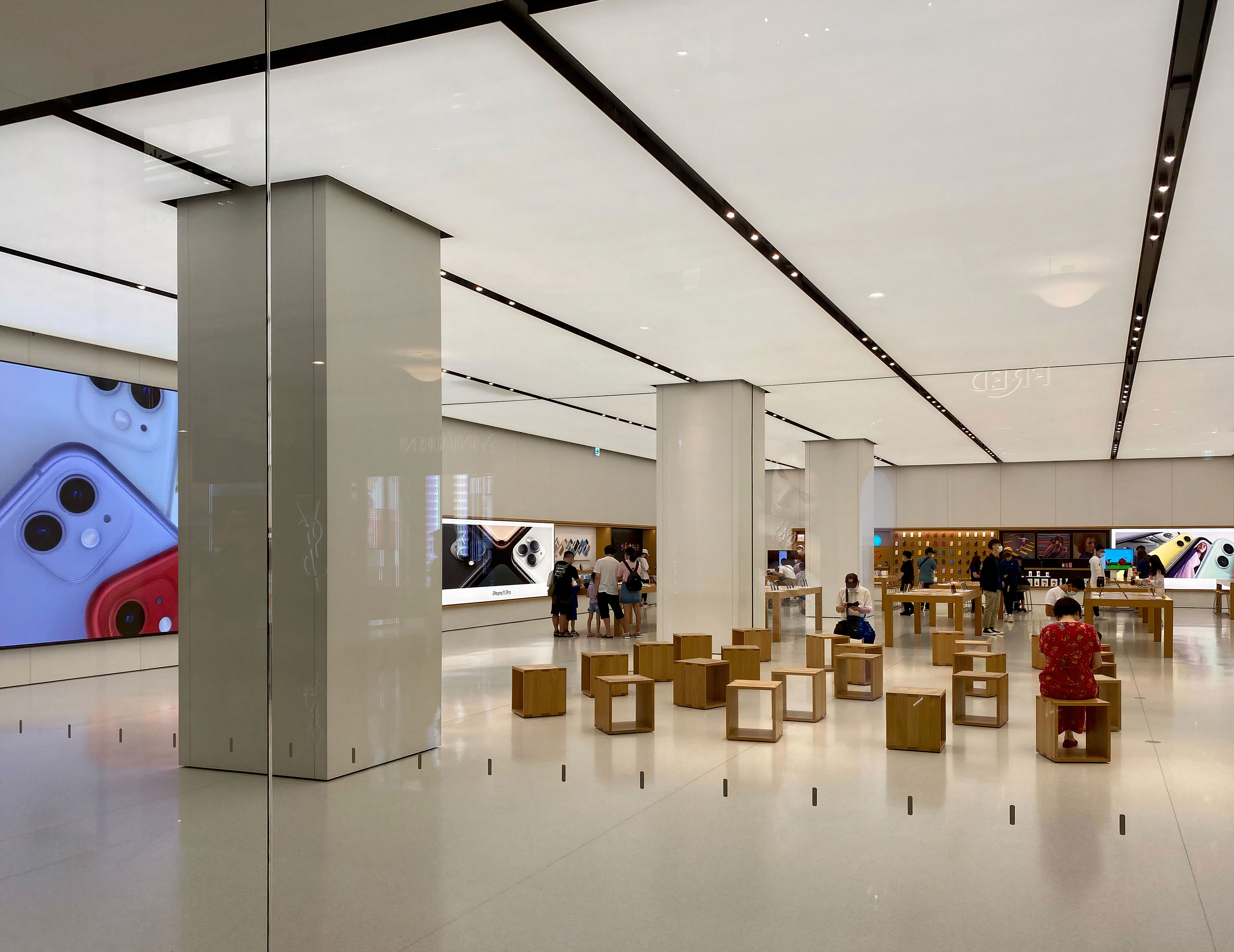 Gallery of GFRC Cladding for Flagship Store in Taipei - 3