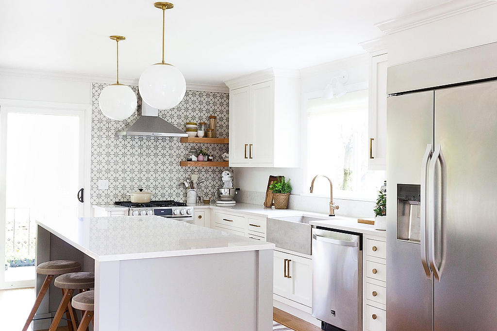 Gallery of Interior Cladding in Kitchen Projects - 8