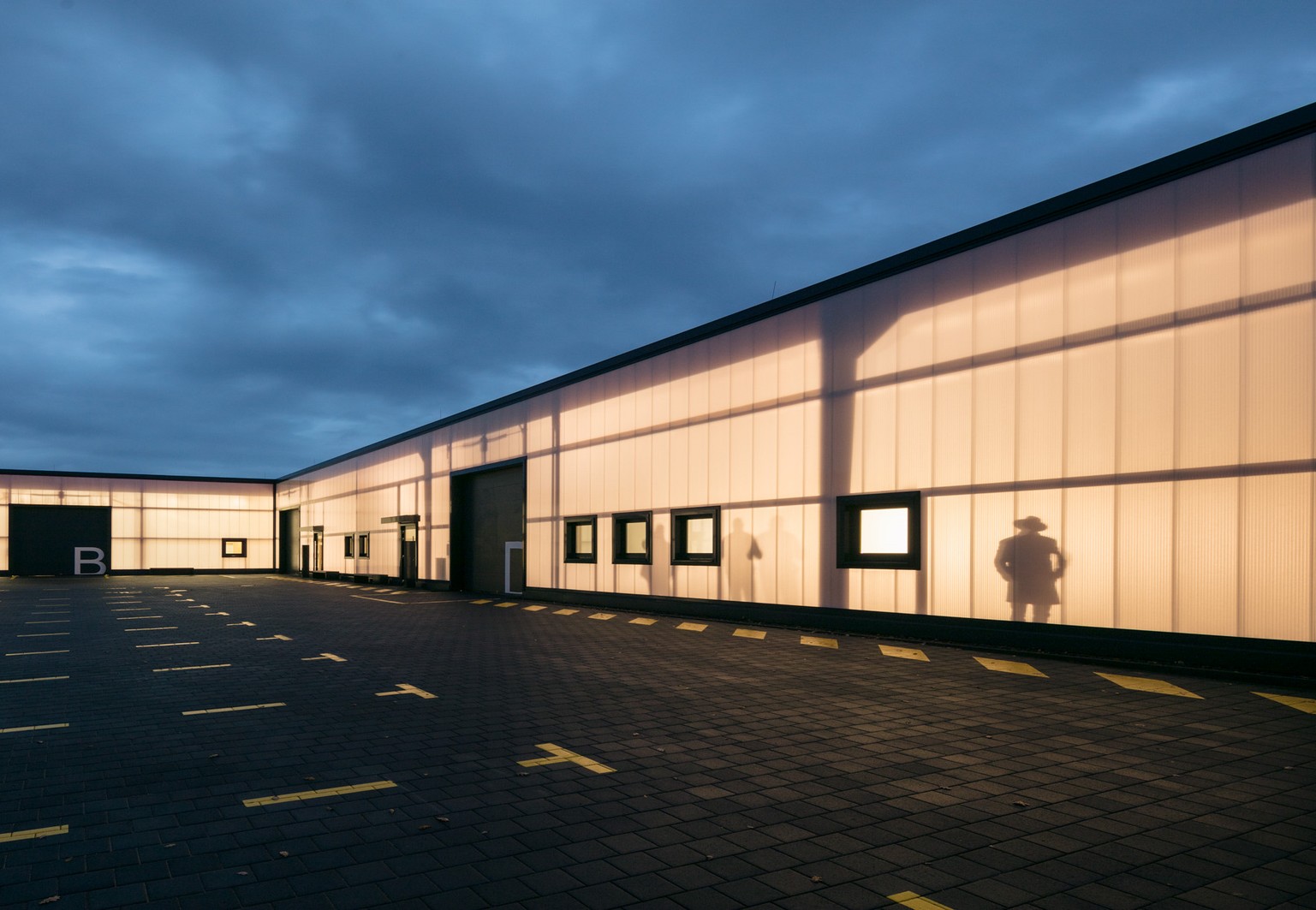 Gallery of Translucent Building Elements in Workshop Center - 2