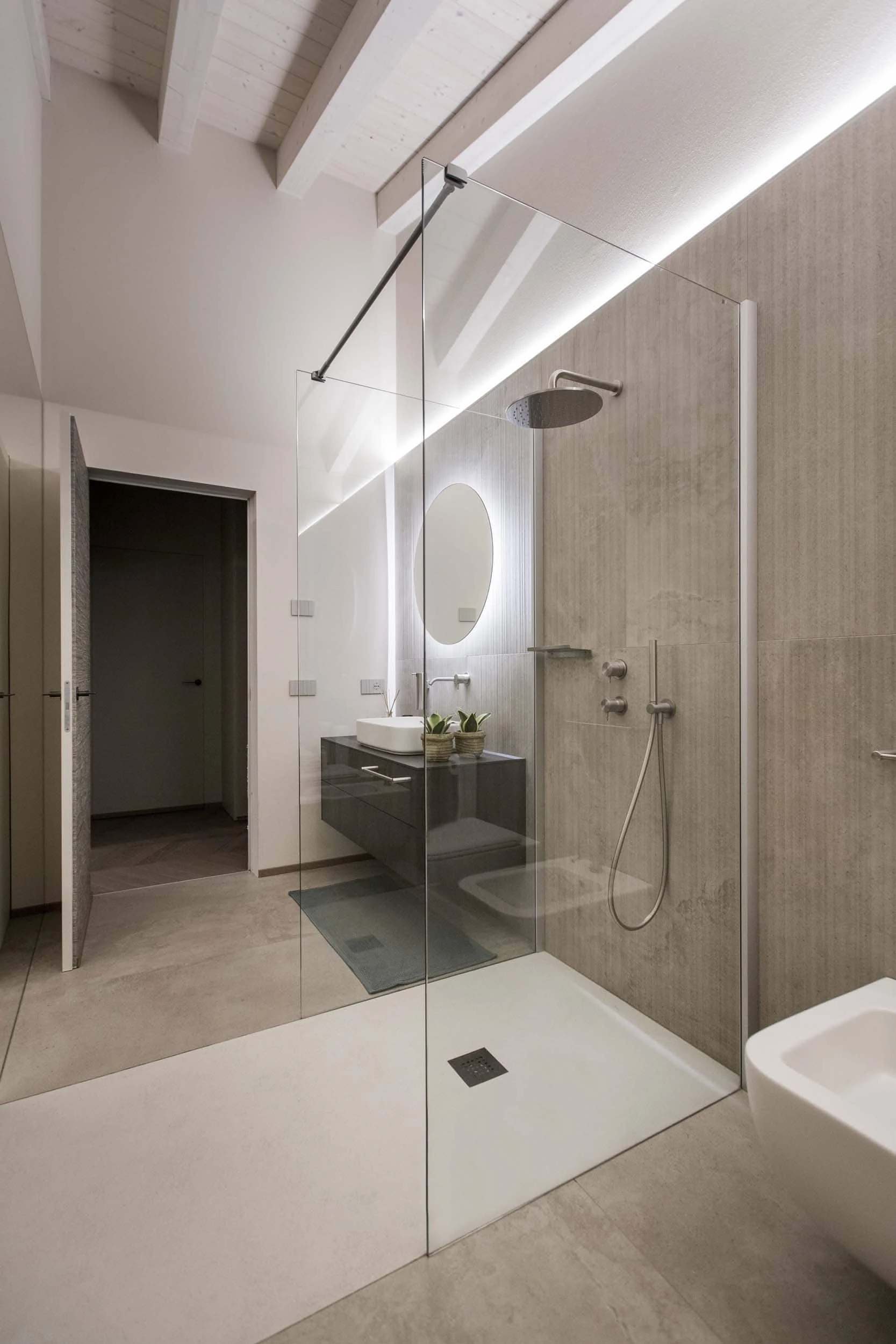 Designer Penthouse Apartment Advanced Lighting Control Systems photo