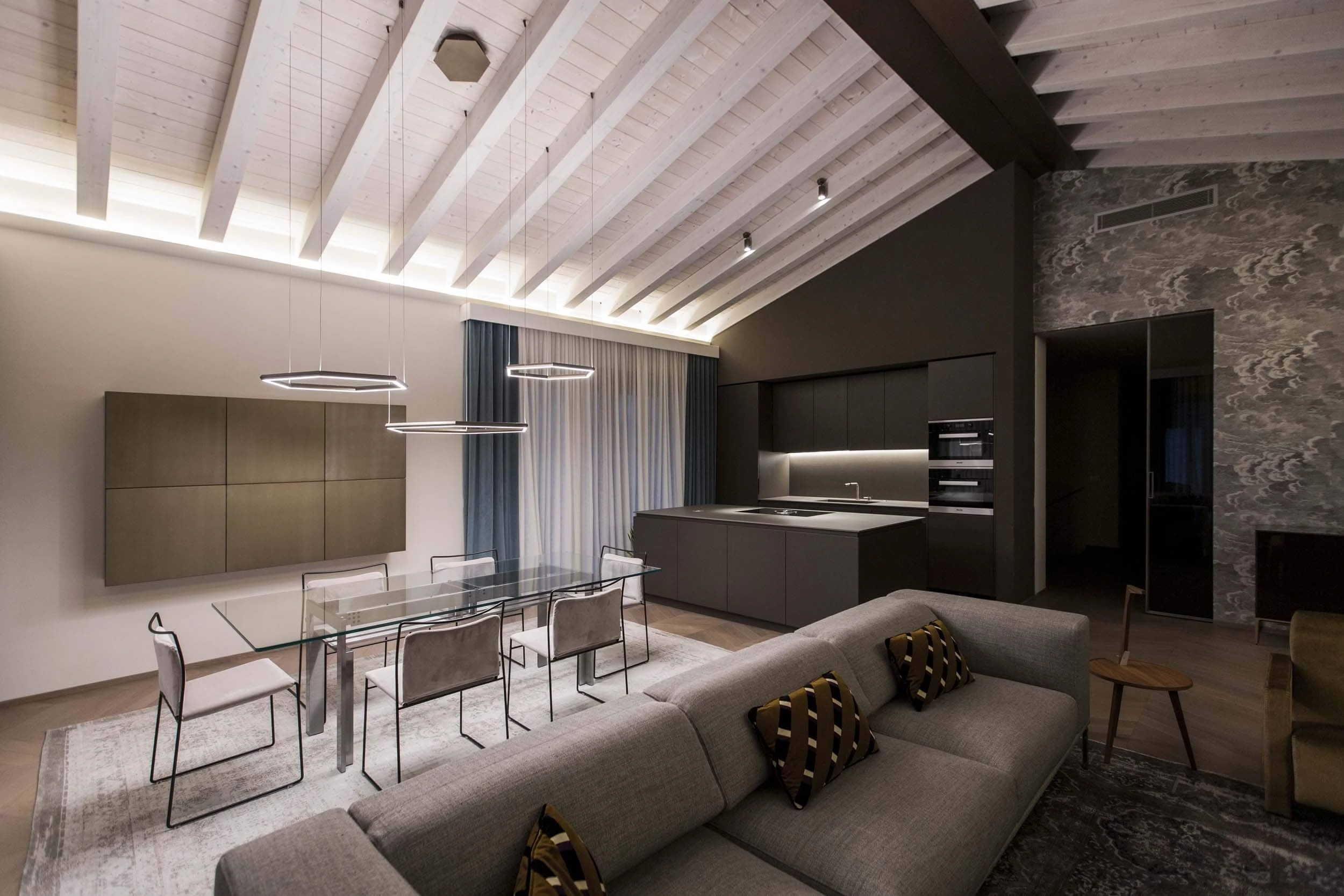 Designer Penthouse Apartment Advanced Lighting Control Systems photo
