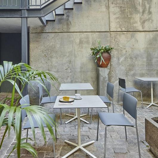 Interior Table Bases / Andreu World