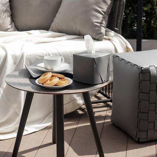 Outdoor Furnishings at Modern Terrace / ADJ Style 
