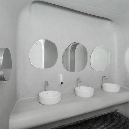 Modern Bathrooms in Cloudscape Library, Haikou / Roca