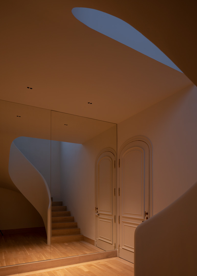 Gallery of Luminaires at Historical Penthouse - 5