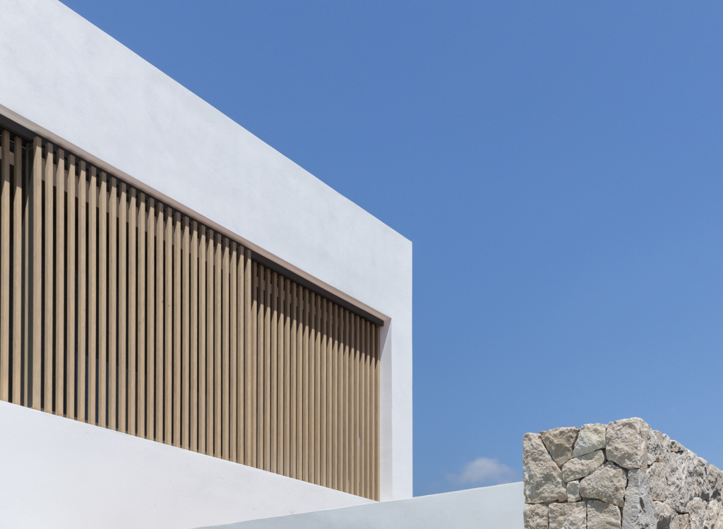 Gallery of Verticle Cladding - Annapurna - 1