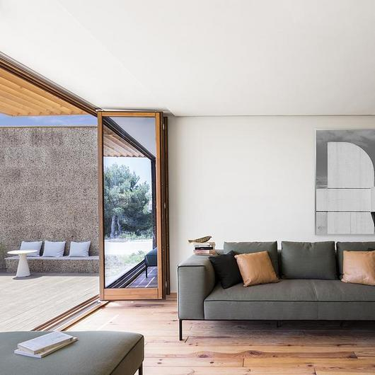 Interior Sofas / Andreu World