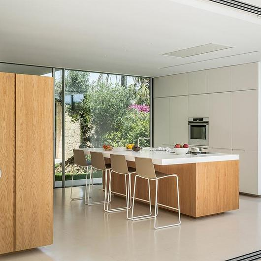 Outdoor Barstools / Andreu World