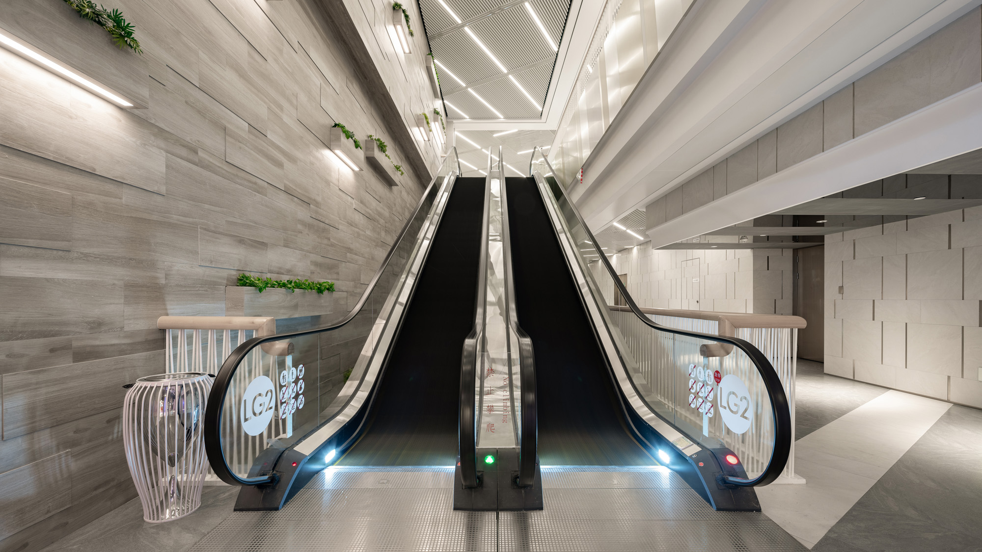 Gallery of Moving Walkways - 9500 - 4