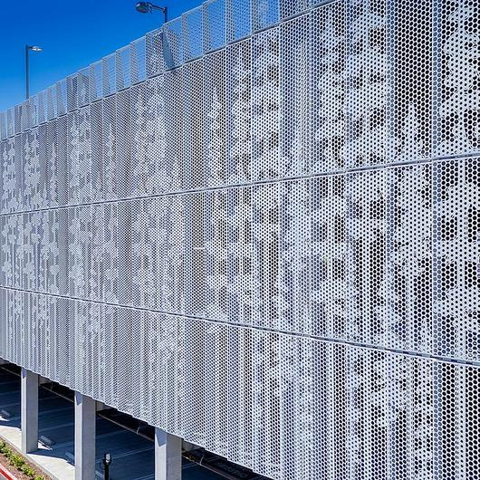 Curtain-Wall Sunshade at 200 Twin Dolphin / BŌK Modern