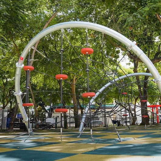 Juegos en Parque La Arboleda, Santo Domingo / KOMPAN