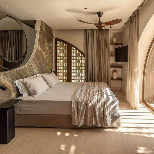 Luxurious Marble Application in Cretan Villa / Stonetech