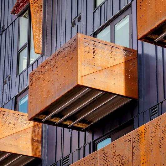 Bolt-On Balcony / BŌK Modern