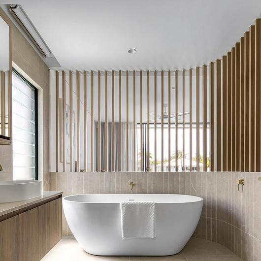 Stand-Up Battens For Partitions / KNOTWOOD