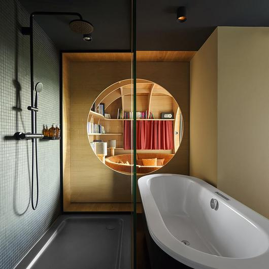 Recycled Bathtubs & Shower Tray in Berlin Hotel / Kaldewei