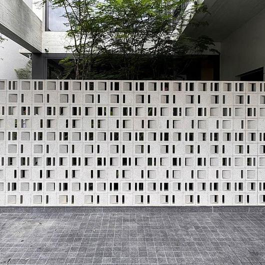 Modular Breeze Blocks in Private Bungalow / Jonite