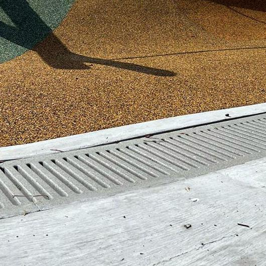 Stone Grates in Gardens by the Bay / Jonite