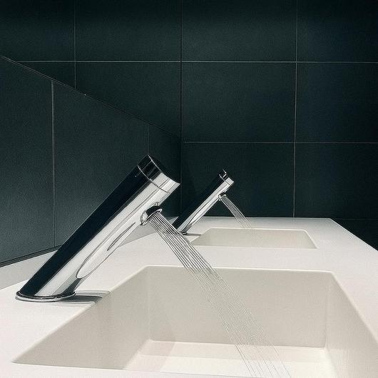 Linea de grifos institucionales touchless / Wasser