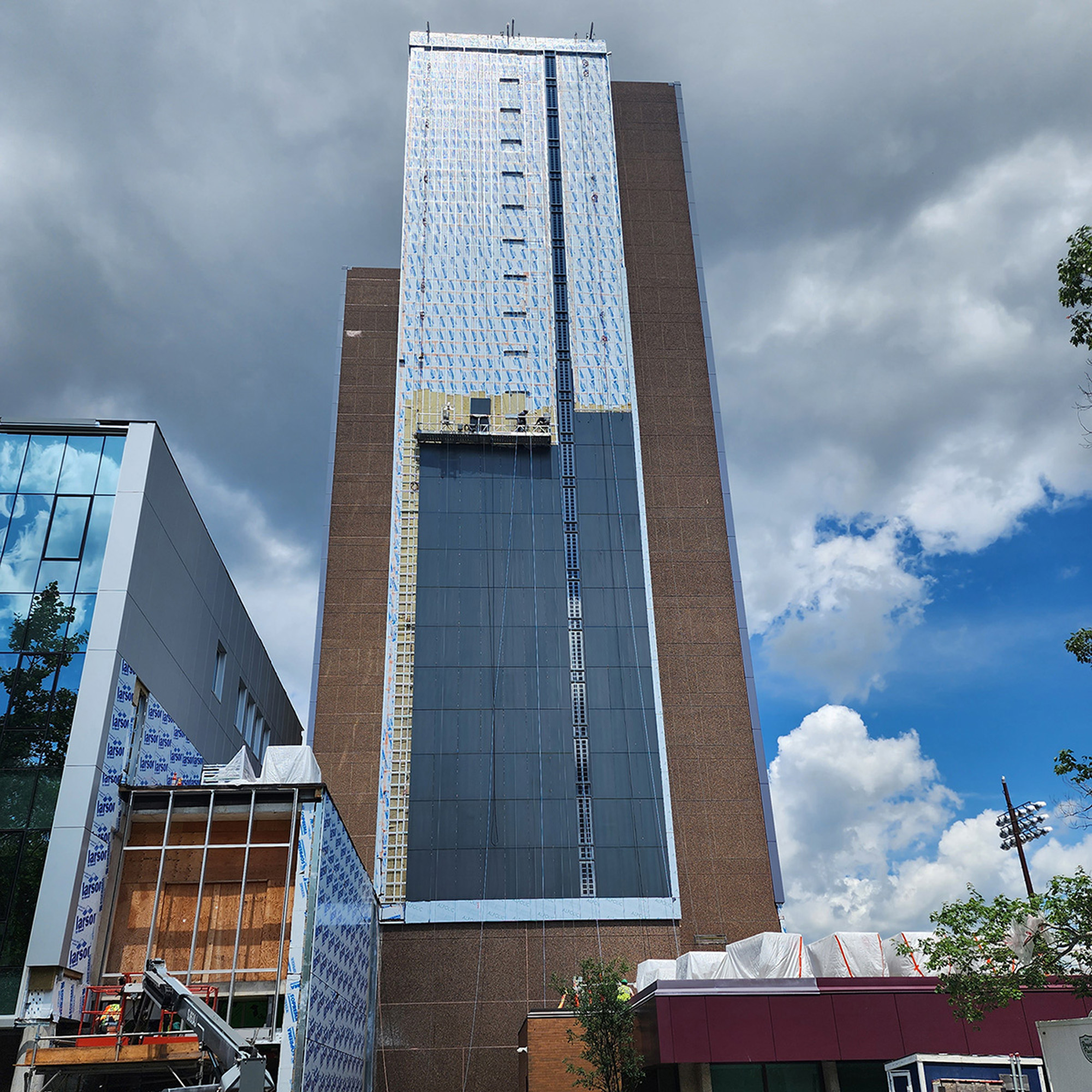 Gallery of Solar Cladding in Loyola Residence Retrofit - 3