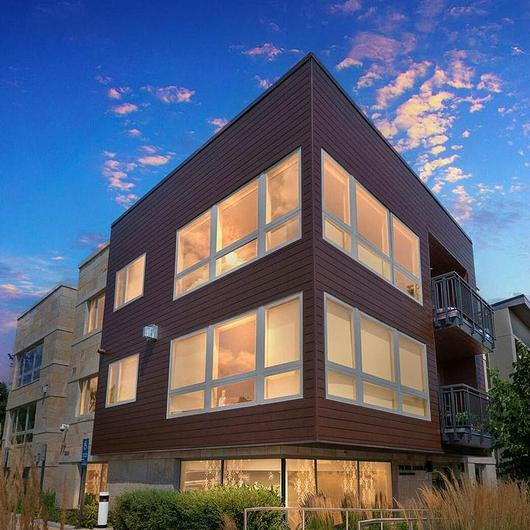 Aluminum Cladding in Colorado Apartment Building / Parallel Architectural Products