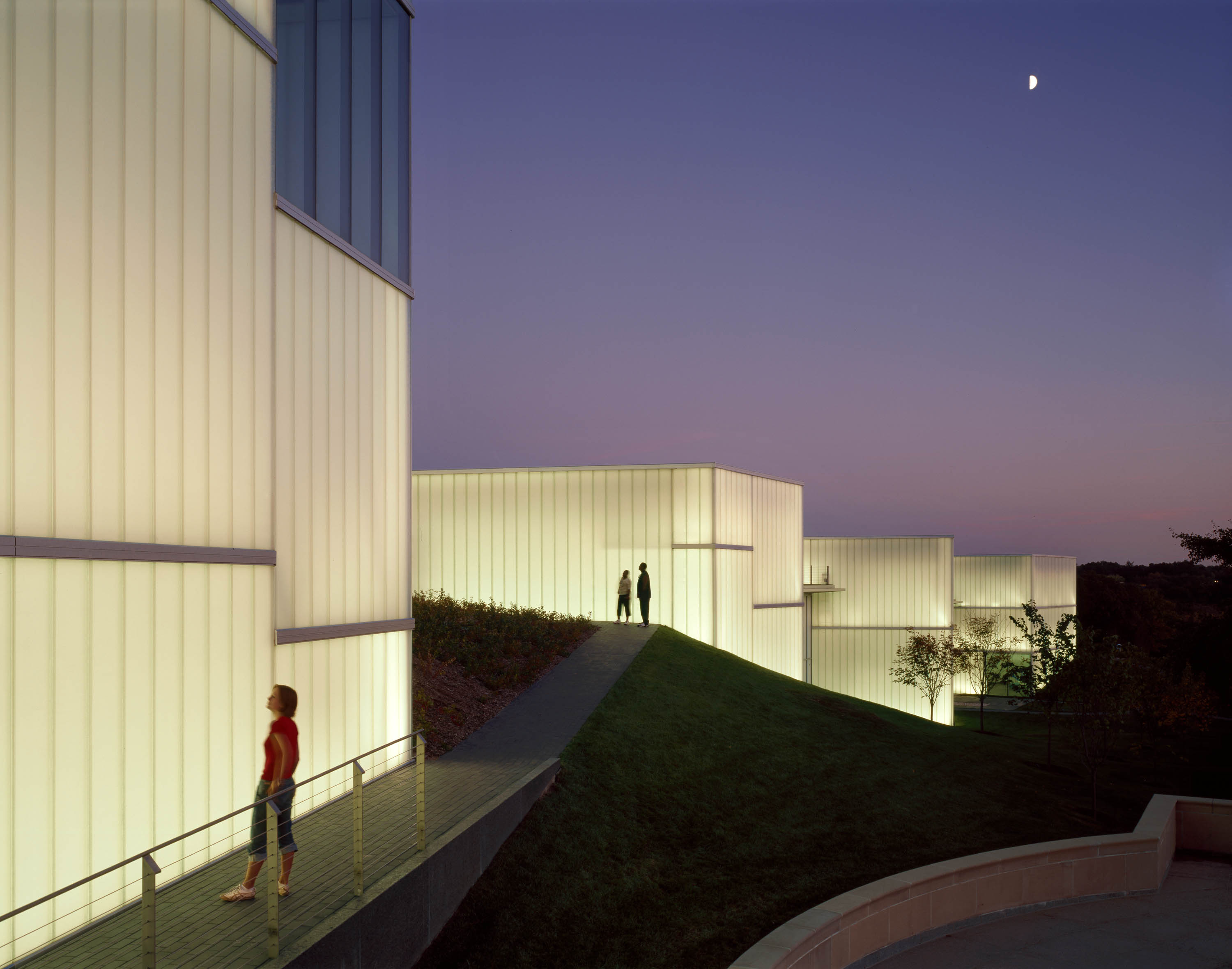 Gallery of Profiled Glass at the Nelson-Atkins Museum of Art - 7