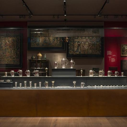 Display Case - B-Class