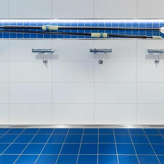 Shower Facilities at the Lake Baldeney Rowing Club / Dallmer