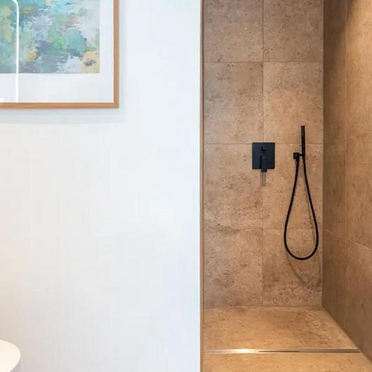 Drainage Solutions for a 4m² Bathroom Renovation / Dallmer