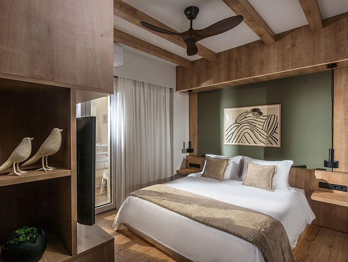 Custom Interior Woodwork in City Apartment