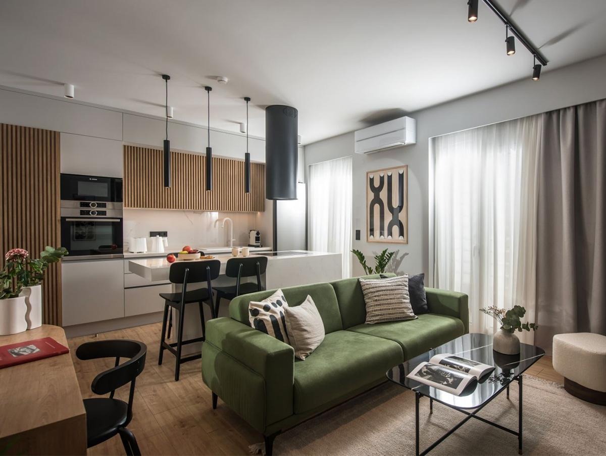 Gallery of Custom Interior Woodwork in City Apartment - 2