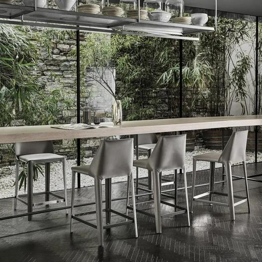 Indoor Stools / Flexform