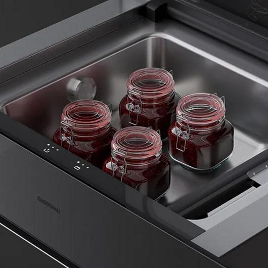 Vacuuming Drawers / Gaggenau