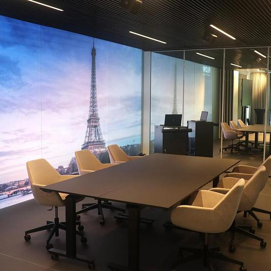 LED Glass Wall and Floor in FLOW Loksite / ASB