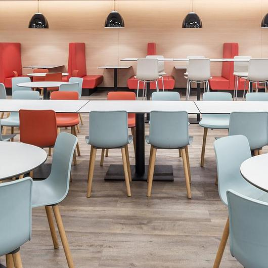 Vitra, Pedrali y USM en Cámara Chilena de la Construcción / A-cero