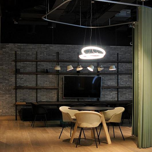 Cortinas Wave de Silent Gliss en Oficina de Abogados / A-cero