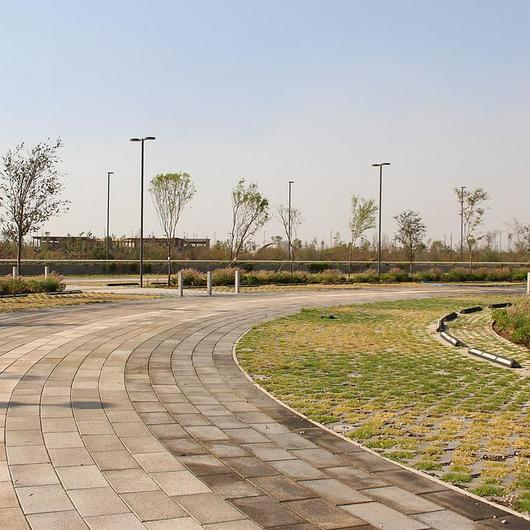 Prefabricados de concreto en Parque Ecológico PELT / Basaltex