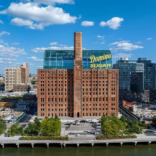 Profiled Glass at Domino Sugar Refinery / Lamberts