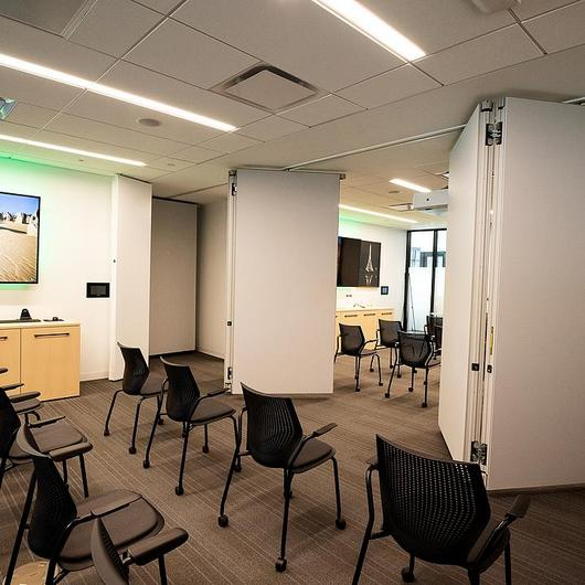 Tabique móvil de paneles pareados - Acousti-Seal® Encore® / Modernfold