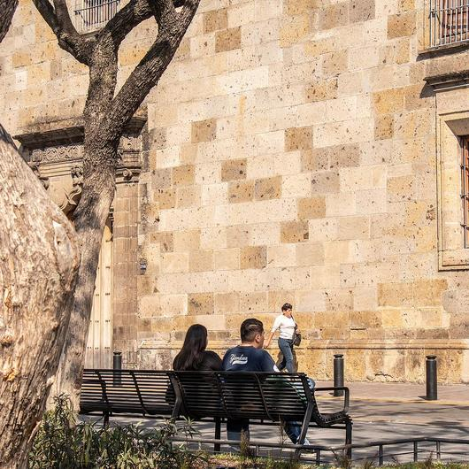 Cómo capturar en una pieza la identidad urbana / BKT mobiliario urbano