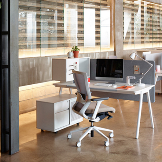 Galeria de Mobiliario Motion Desk 4