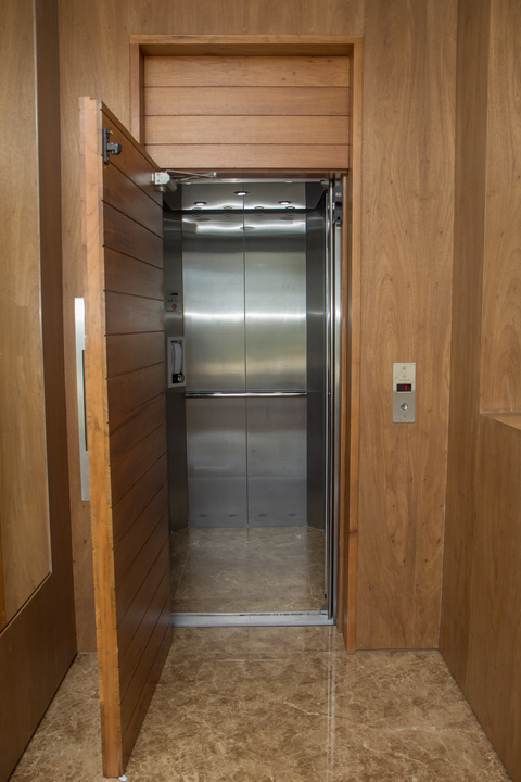 https://neufert-cdn.archdaily.net/uploads/photo/image/91996/full_homelift_3__2_.jpg?v=1503922249
